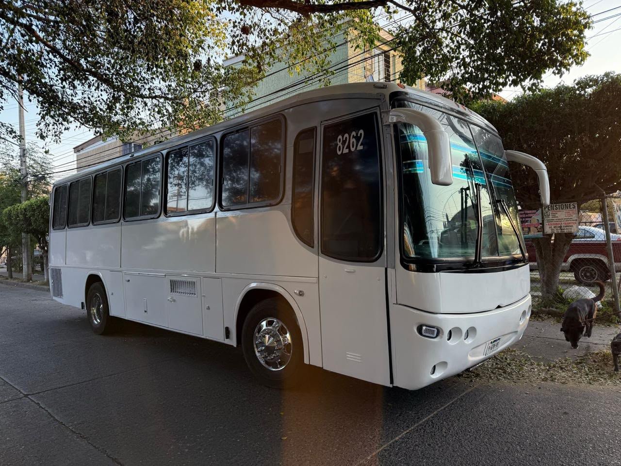 Unidades de transporte de empleados con clima y seguridad