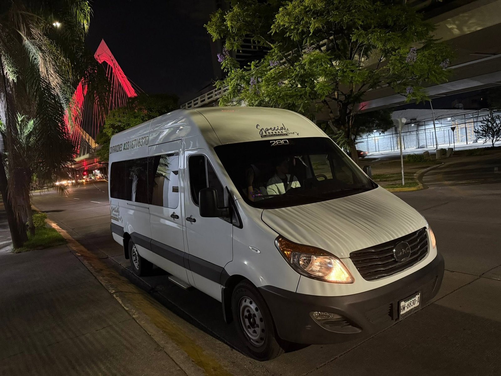 Renta de Van Ejecutiva VIP para eventos y traslados aeropuerto en Guadalajara